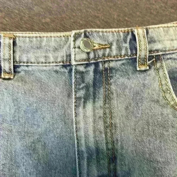 Pretty Little Thing Denim Ripped Jean Short Frayed Bottom. Women’s Size 10 - Picture 6 of 13